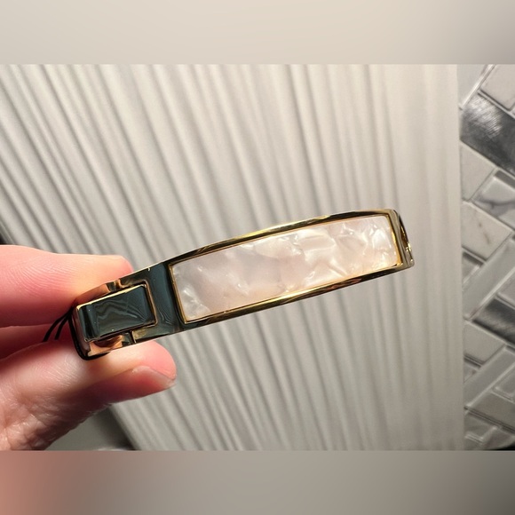 SALE Kate Spade Hole Punch Spade Hinge Bangle - Picture 7 of 12